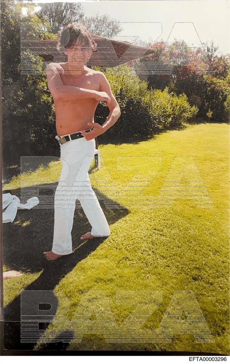 В файлах миллиардера-педофила Джеффри Эпштейна нашли фото российского бизнесмена Умара Джабраилова