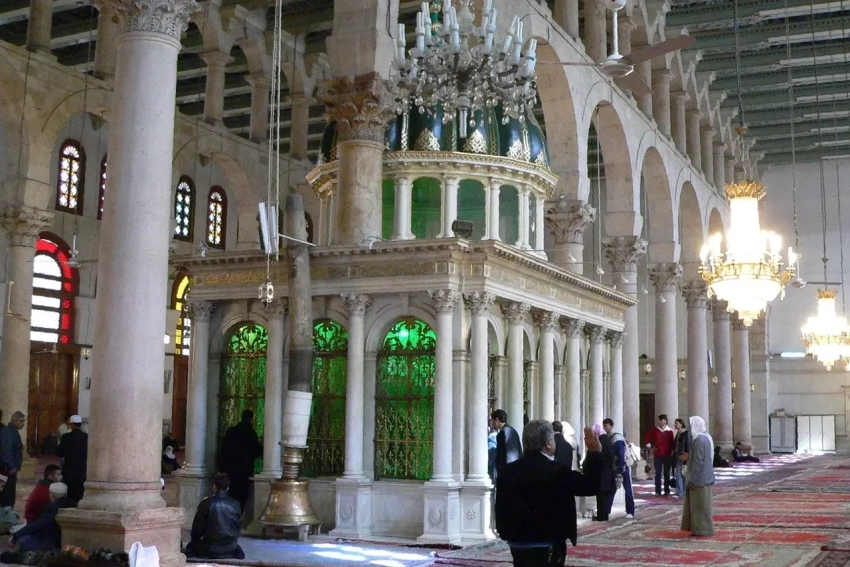 В результате теракта в мечети в сирийском Хомсе есть погибшие