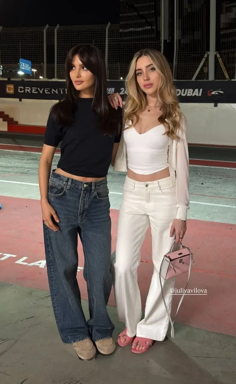 Дина Саева проводит время в Дубае в компании девушки Павла Дурова