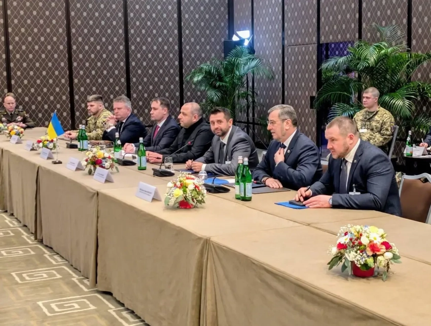 Представители ЕС и Британии «курируют» делегацию Украины в Женеве «из-за кулис»